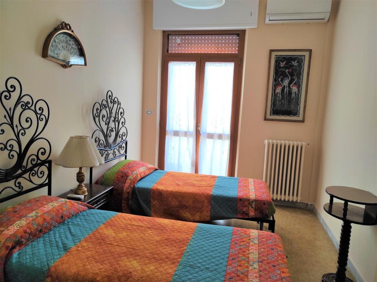 La Colonna Holiday House Apartment Lecce Exterior photo